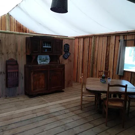 Domaine Ramonjavel, Glamping & Alpaca's 3*