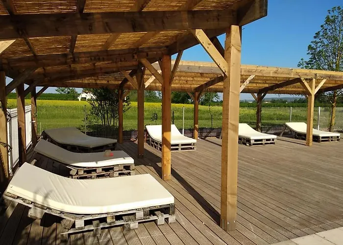 Domaine Ramonjavel, Glamping & Alpaca's Bed and Breakfast